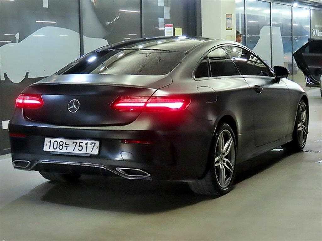 벤츠 E 클래스 E-클래스 W213 E220d 쿠페 이미지 4