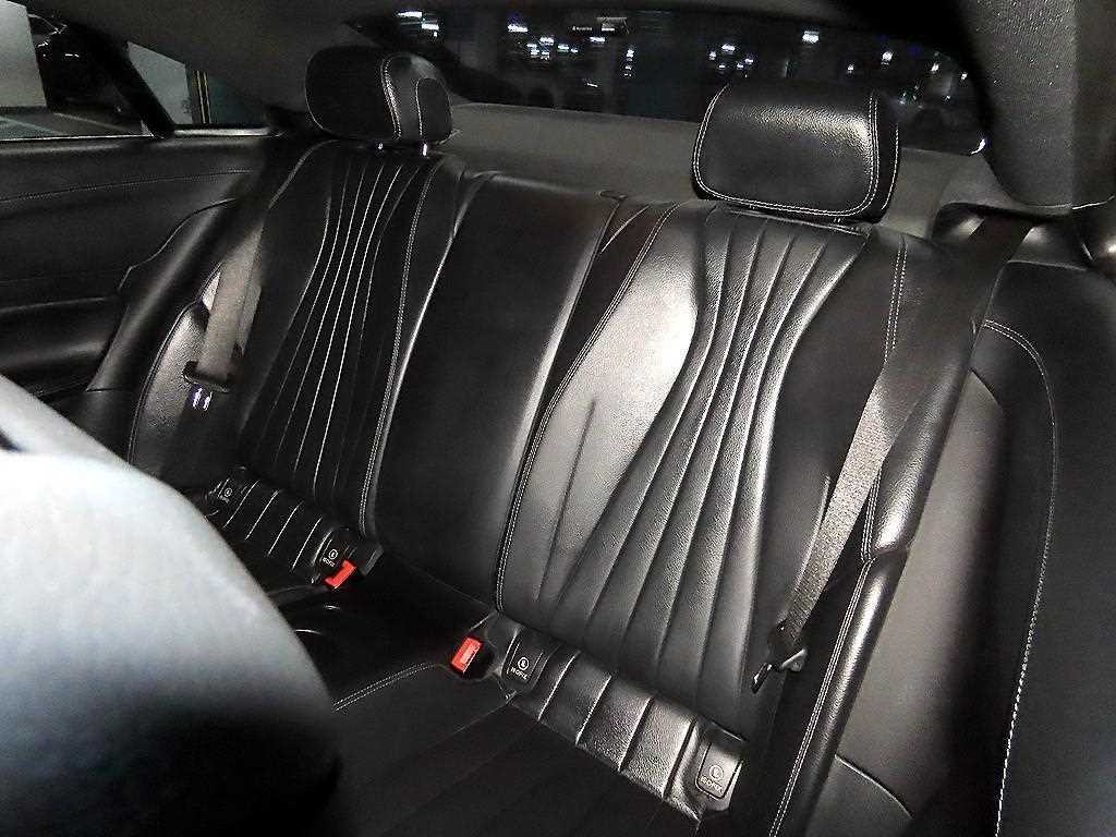 벤츠 E 클래스 E-클래스 W213 E220d 쿠페 이미지 7