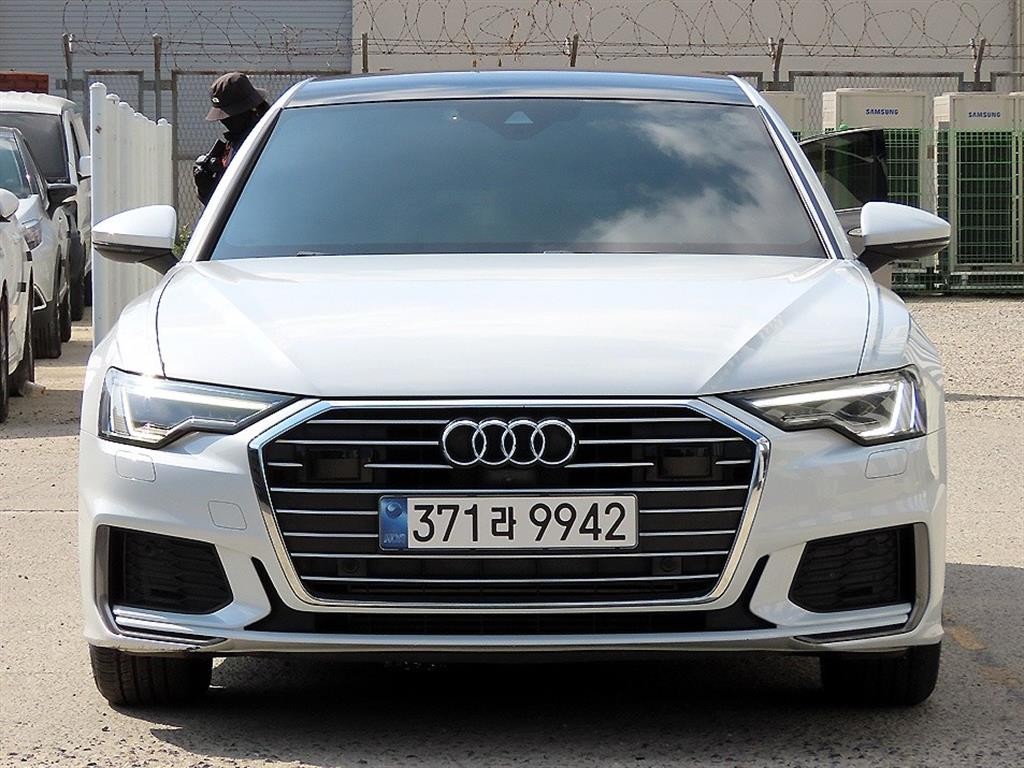 아우디 A6 A6 (C8) 45 TFSI 프리미엄 이미지 1