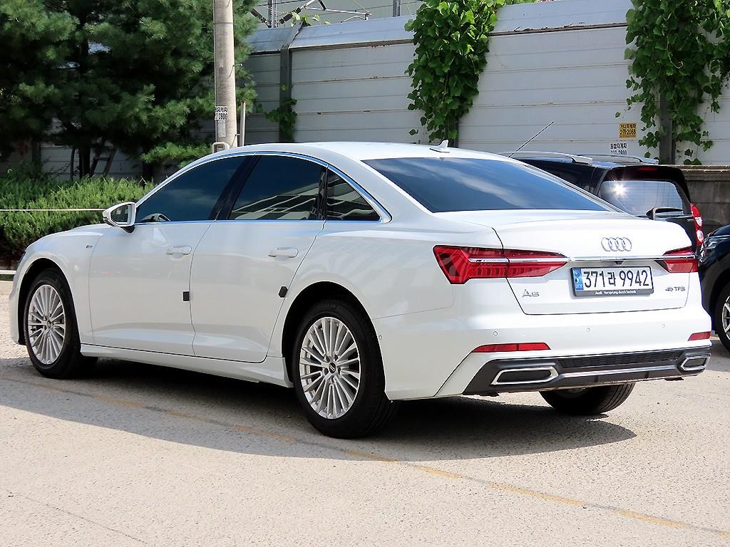 아우디 A6 A6 (C8) 45 TFSI 프리미엄 이미지 3
