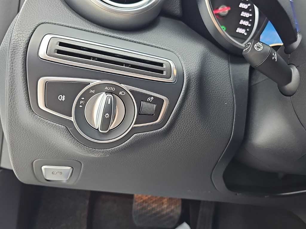 벤츠 C 클래스 C클래스 W205 C200 아방가르드 이미지 19