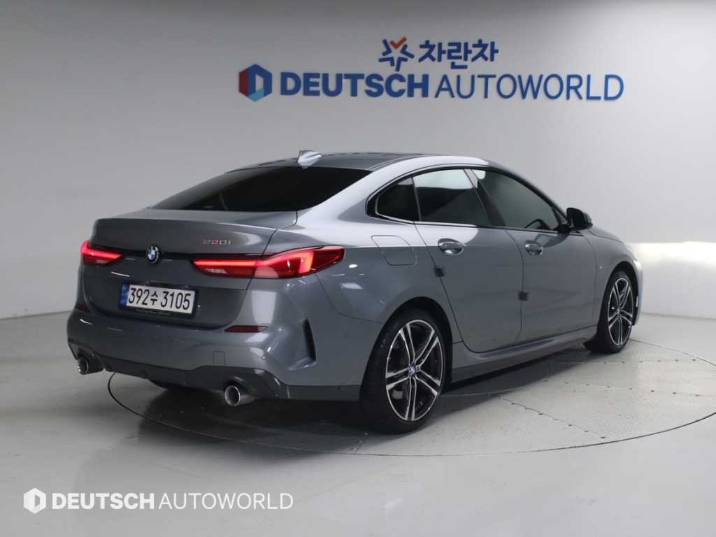 BMW 2시리즈 2시리즈 그란쿠페 (F44) 220i M 스포츠 이미지 2