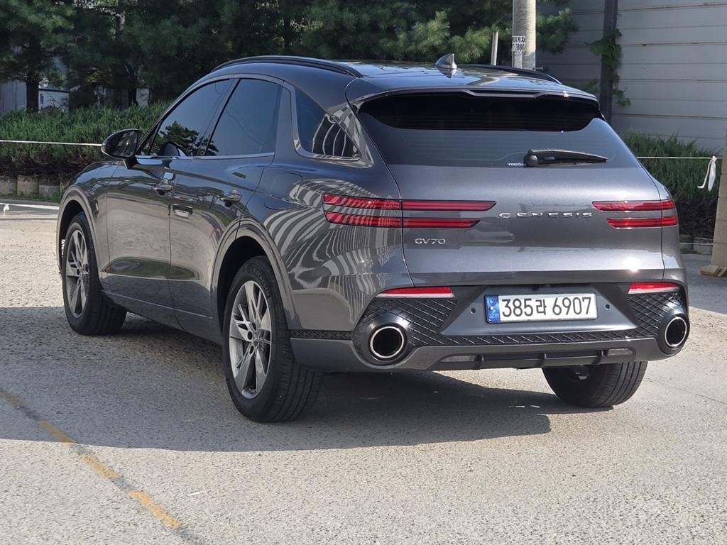 제네시스 GV70 2.5T 가솔린 2WD 스포츠 이미지 3