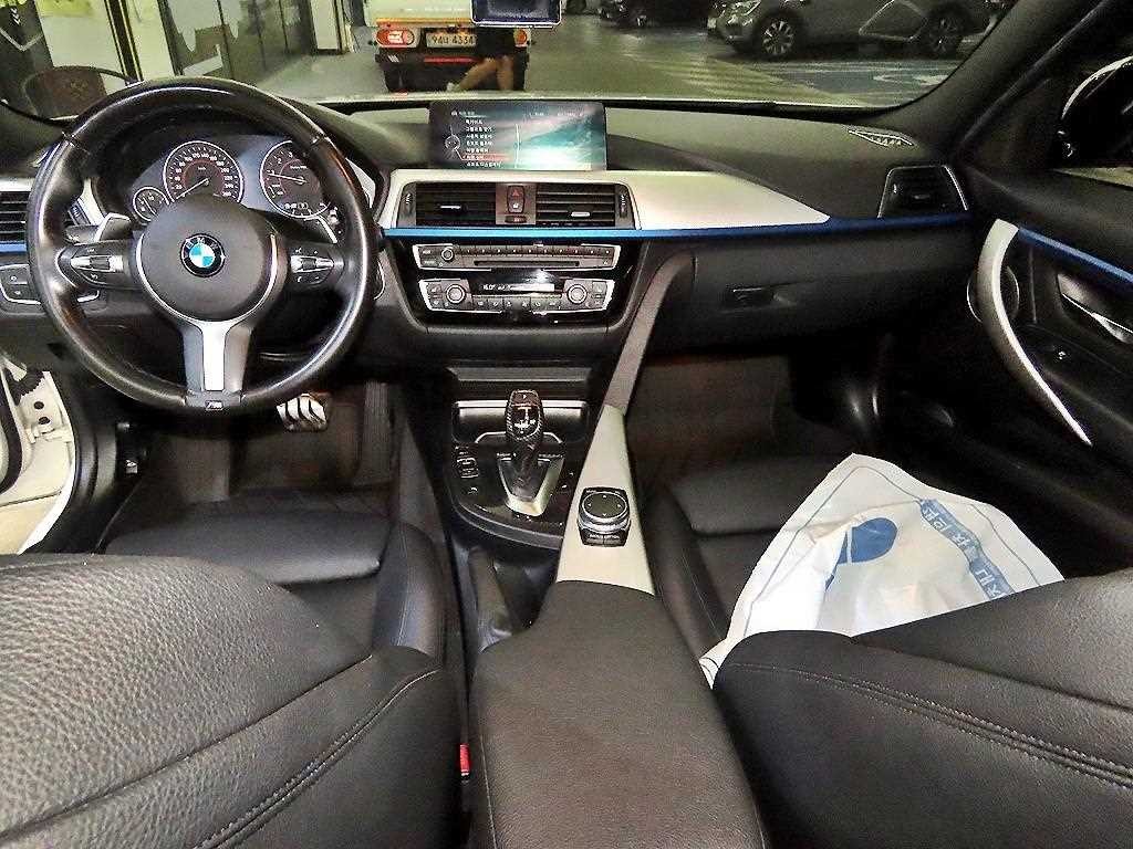 BMW 3시리즈 3시리즈 (F30) 320i M 스포츠 이미지 10