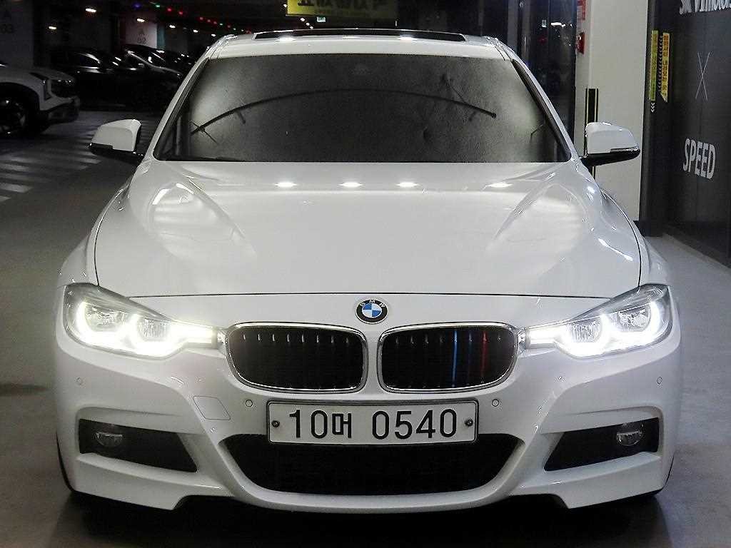 BMW 3시리즈 3시리즈 (F30) 320i M 스포츠 이미지 2