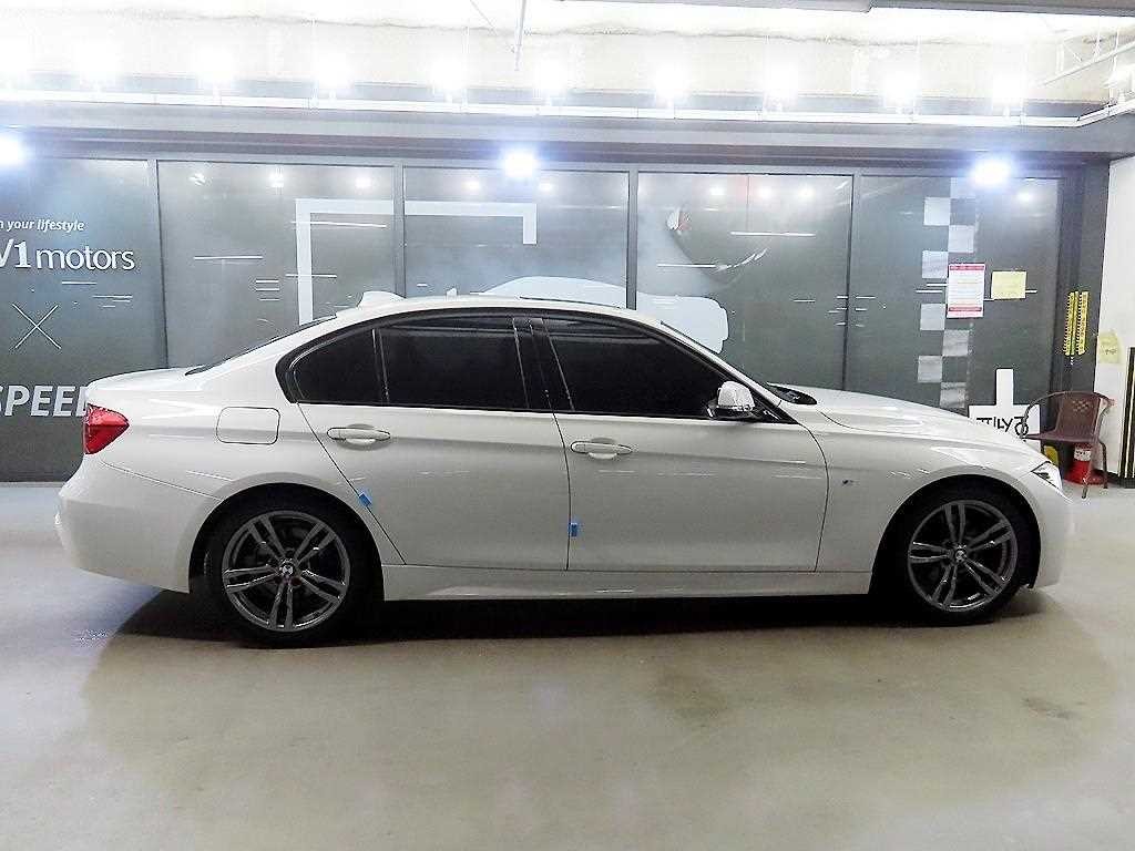 BMW 3시리즈 3시리즈 (F30) 320i M 스포츠 이미지 3