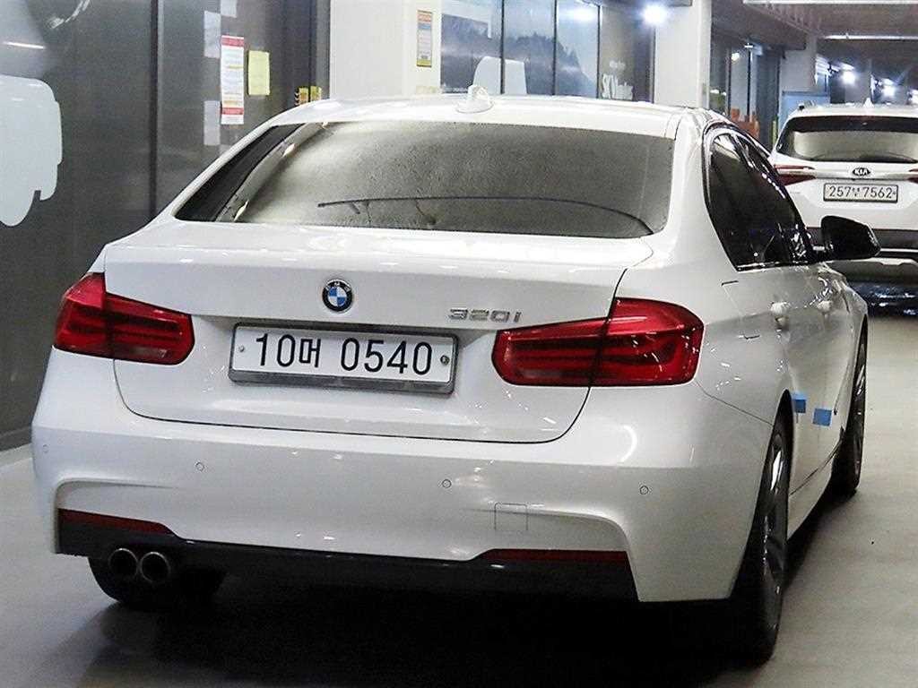 BMW 3시리즈 3시리즈 (F30) 320i M 스포츠 이미지 4