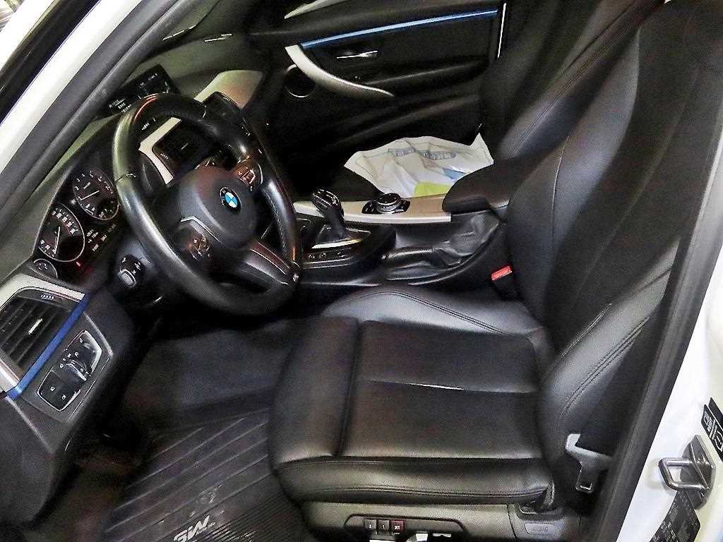 BMW 3시리즈 3시리즈 (F30) 320i M 스포츠 이미지 6