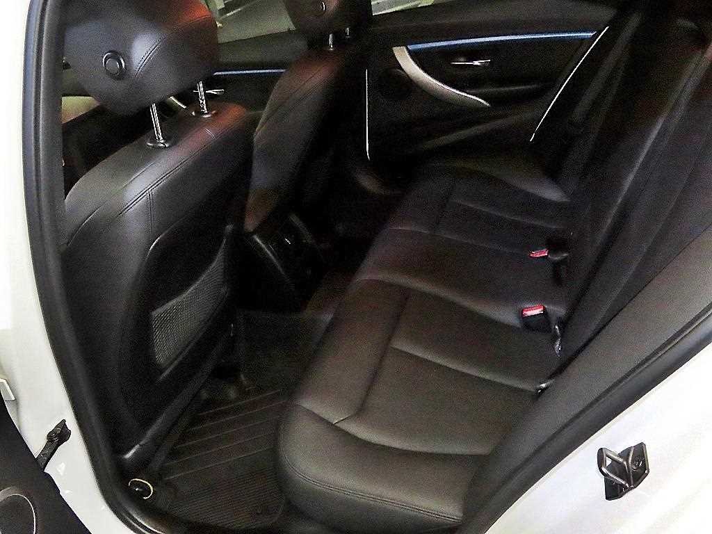 BMW 3시리즈 3시리즈 (F30) 320i M 스포츠 이미지 7