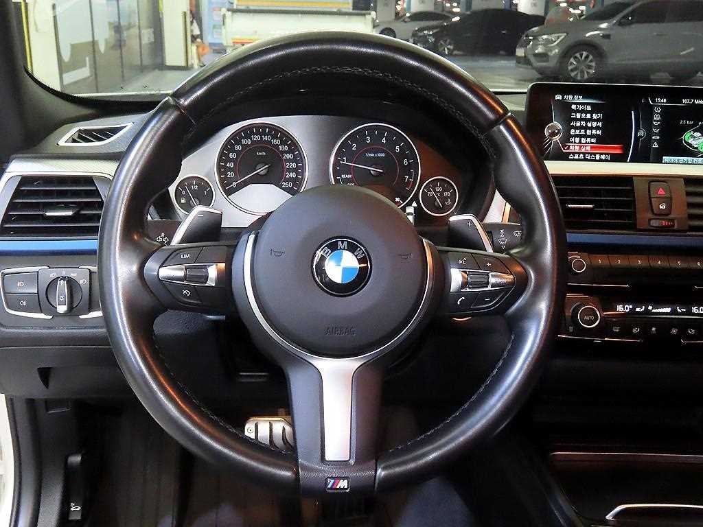 BMW 3시리즈 3시리즈 (F30) 320i M 스포츠 이미지 8