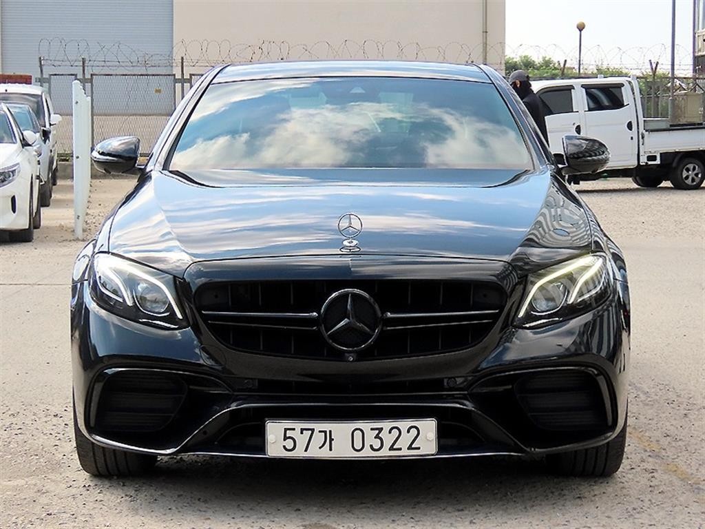 벤츠 E 클래스 E-클래스 W213 E300 4MATIC 익스클루시브 이미지 1
