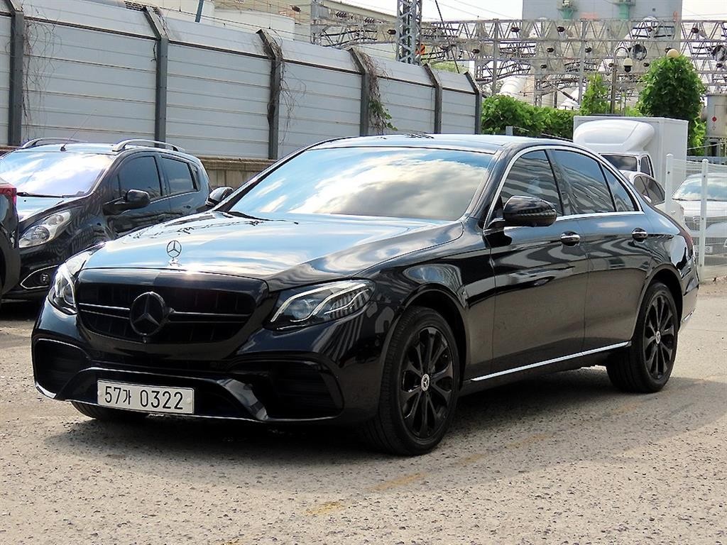 벤츠 E 클래스 E-클래스 W213 E300 4MATIC 익스클루시브 이미지 2