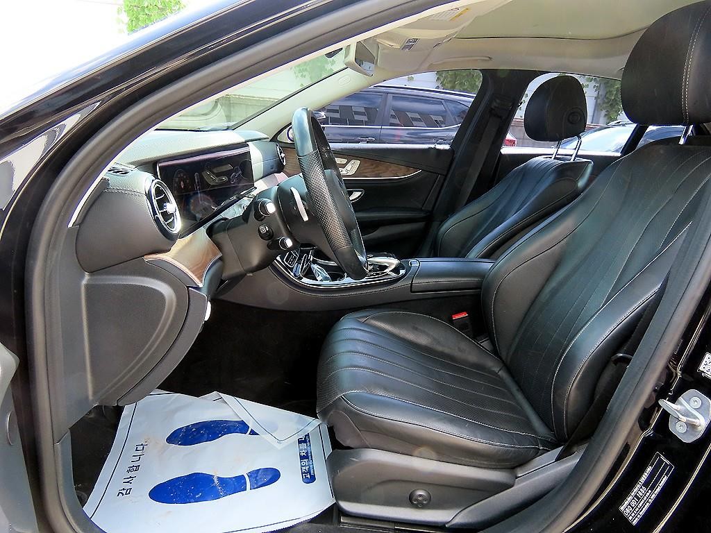 벤츠 E 클래스 E-클래스 W213 E300 4MATIC 익스클루시브 이미지 5