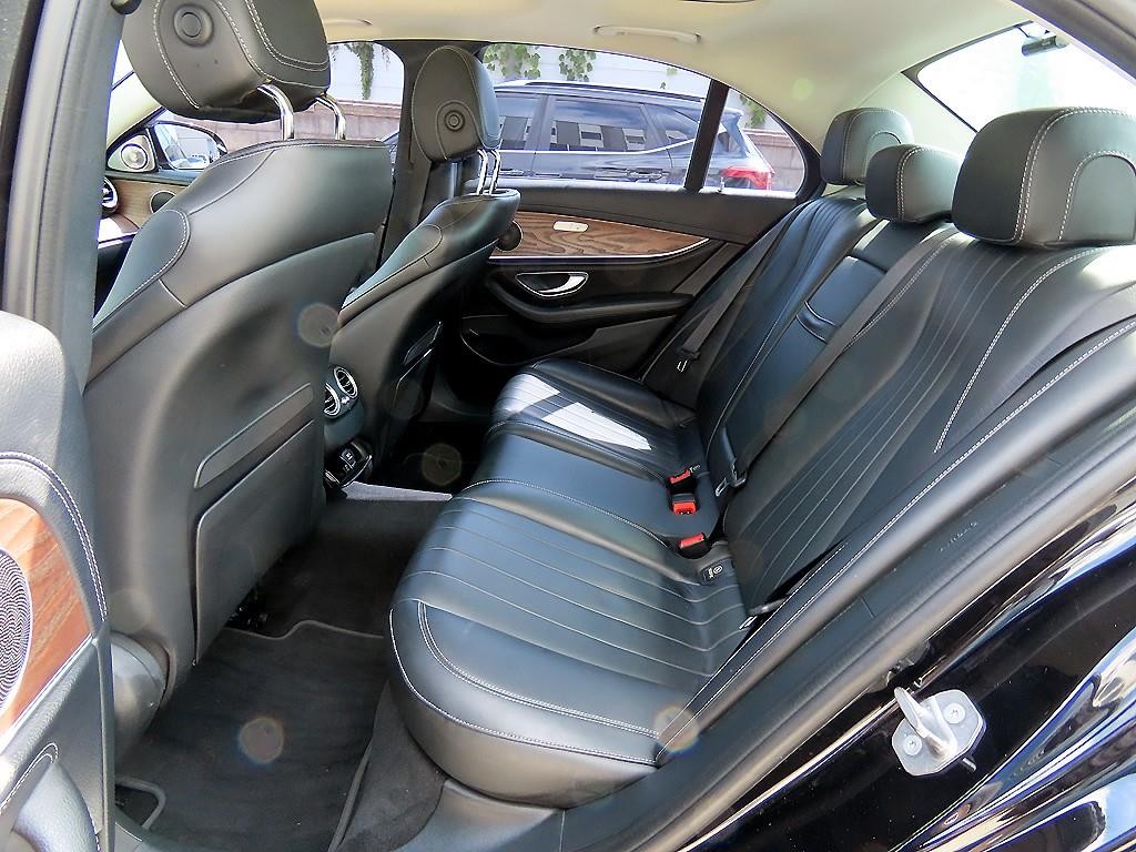 벤츠 E 클래스 E-클래스 W213 E300 4MATIC 익스클루시브 이미지 6