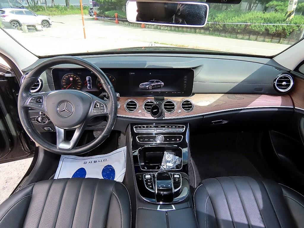 벤츠 E 클래스 E-클래스 W213 E300 4MATIC 익스클루시브 이미지 7