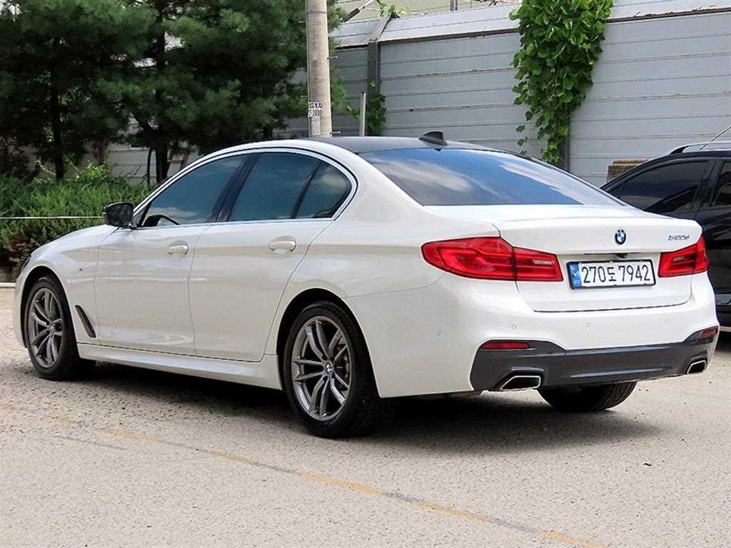 BMW 5시리즈 5시리즈 (G30) 520d M 스포츠 플러스 이미지 3