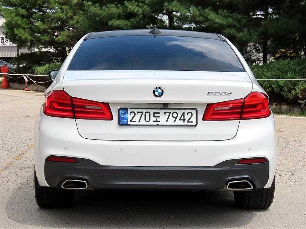 BMW 5시리즈 5시리즈 (G30) 520d M 스포츠 플러스 이미지 4