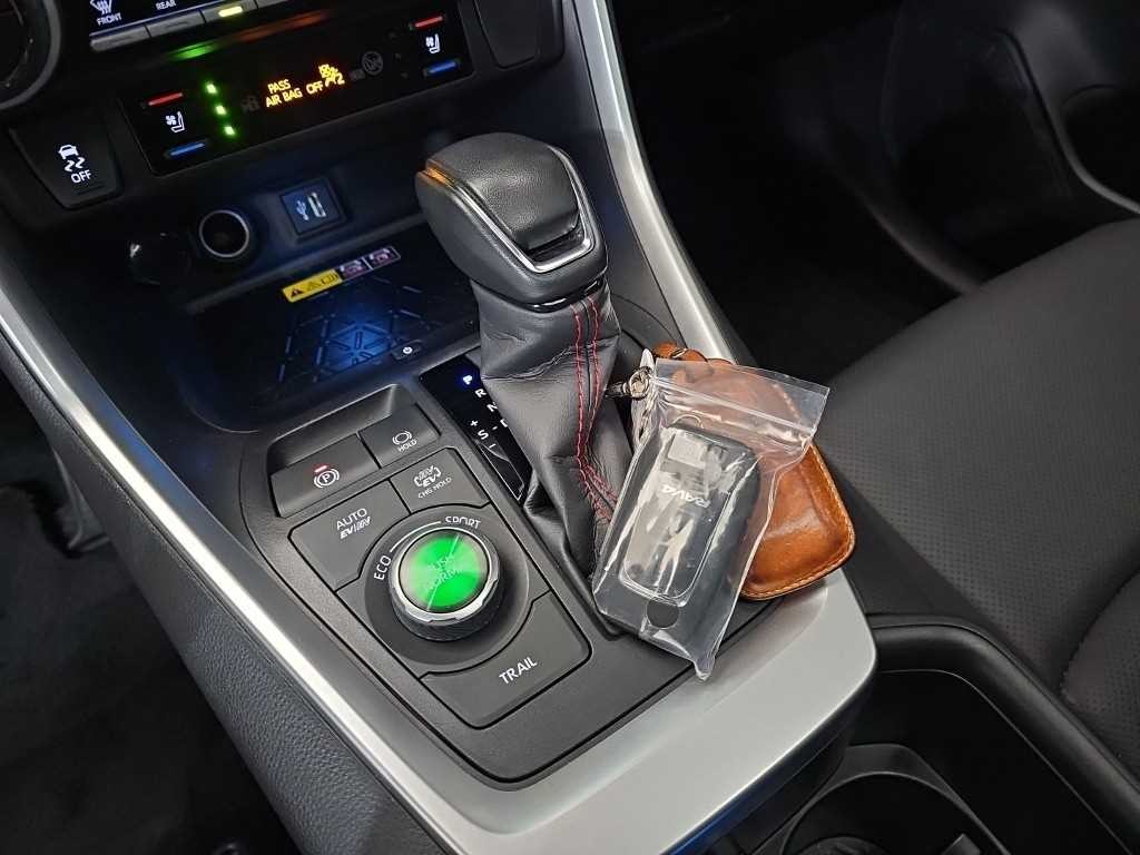 토요타 라브4 RAV4(5세대) 2.5 4WD PHEV XSE 이미지 8