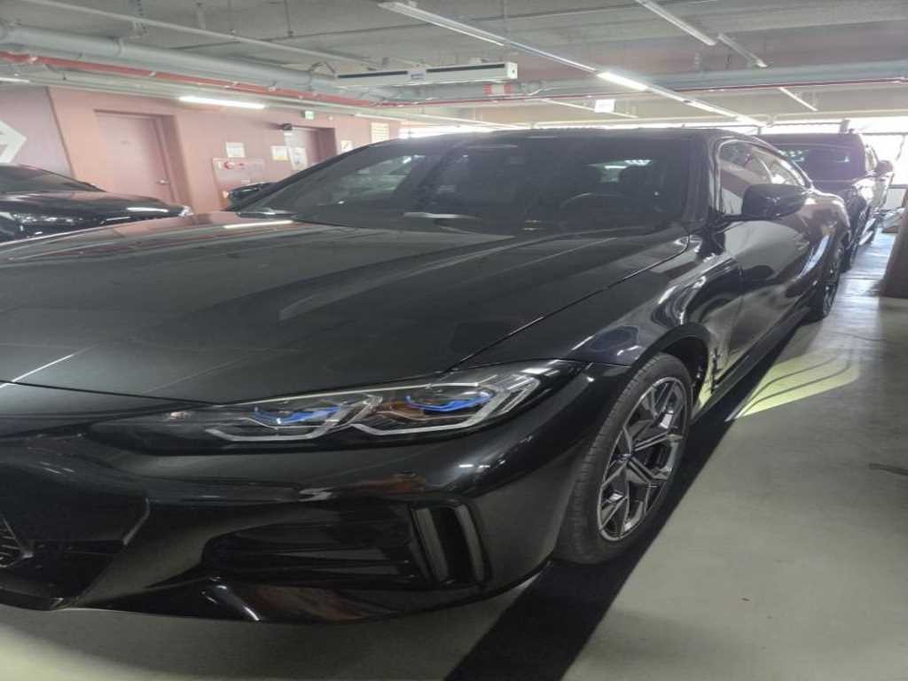 BMW i4 eDrive 40 M 스포츠 프로 이미지 2