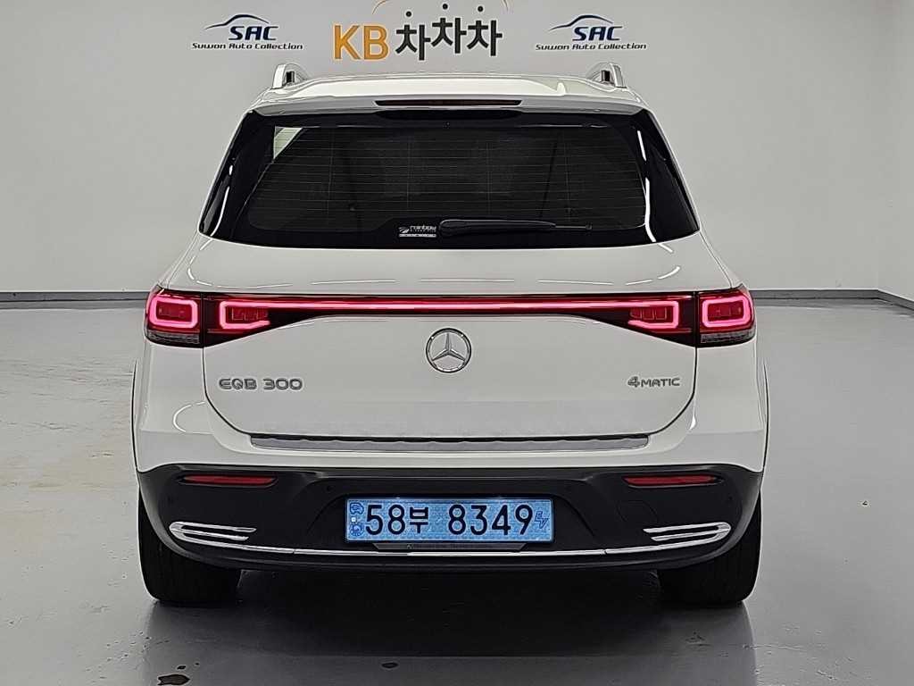 벤츠 EQB EQB (X243) EQB 300 4MATIC 이미지 3