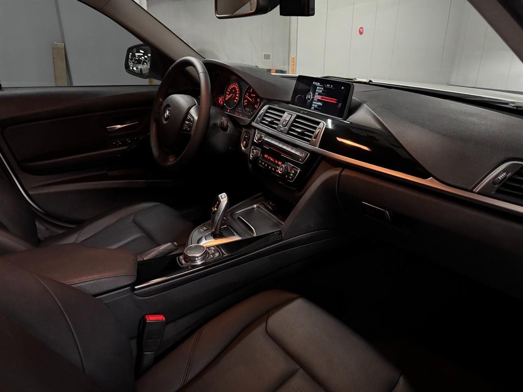 BMW 3시리즈 3시리즈 (F30) 320d 이미지 16