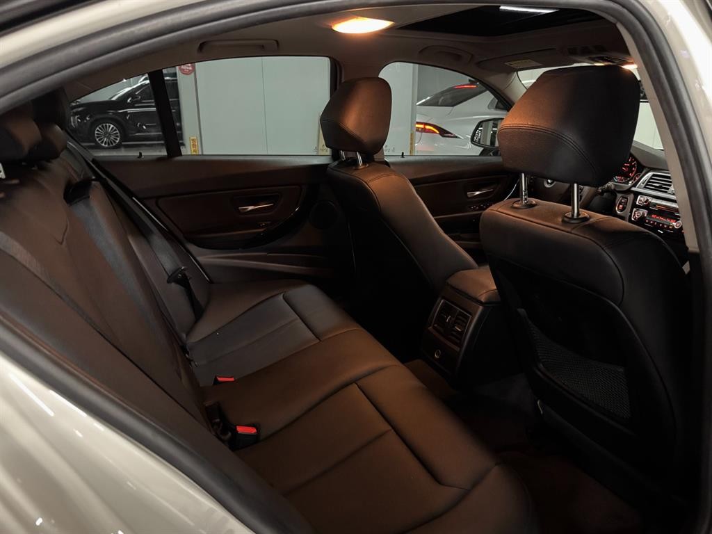 BMW 3시리즈 3시리즈 (F30) 320d 이미지 17