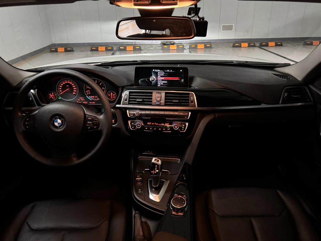BMW 3시리즈 3시리즈 (F30) 320d 이미지 8
