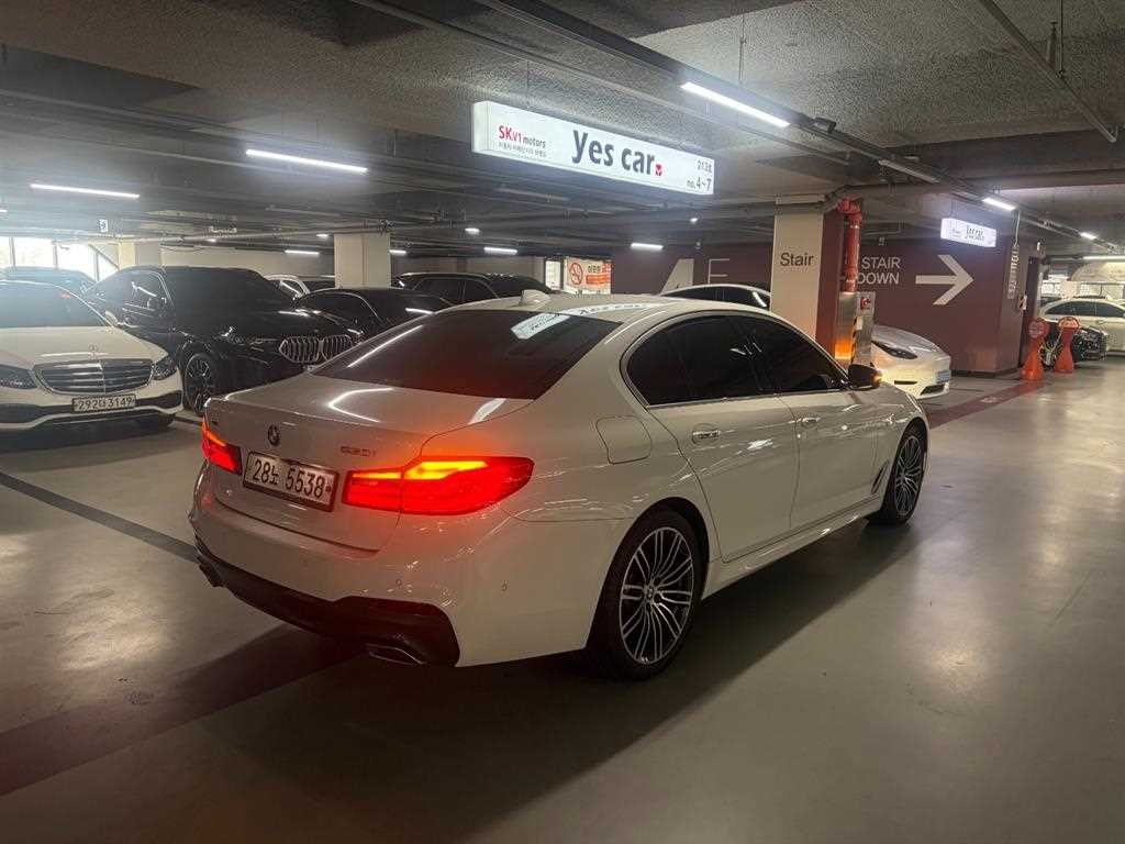 BMW 5시리즈 5시리즈 (G30) 530i xDrive M 스포츠 플러스 이미지 3