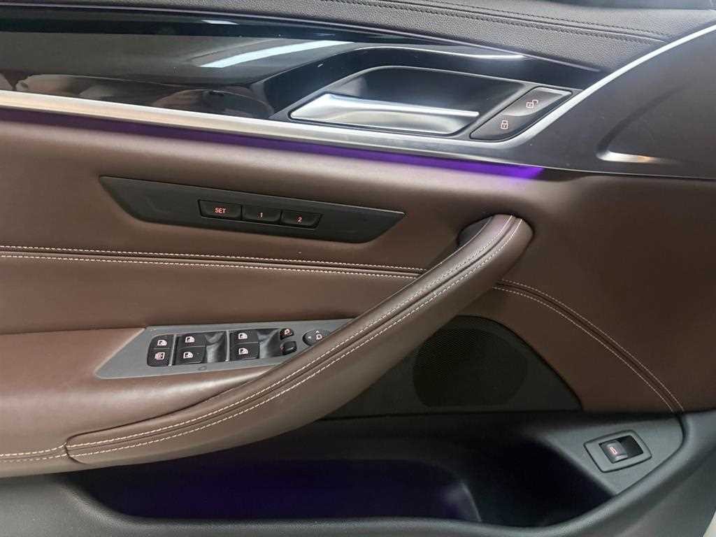 BMW 5시리즈 5시리즈 (G30) 530i xDrive M 스포츠 플러스 이미지 7