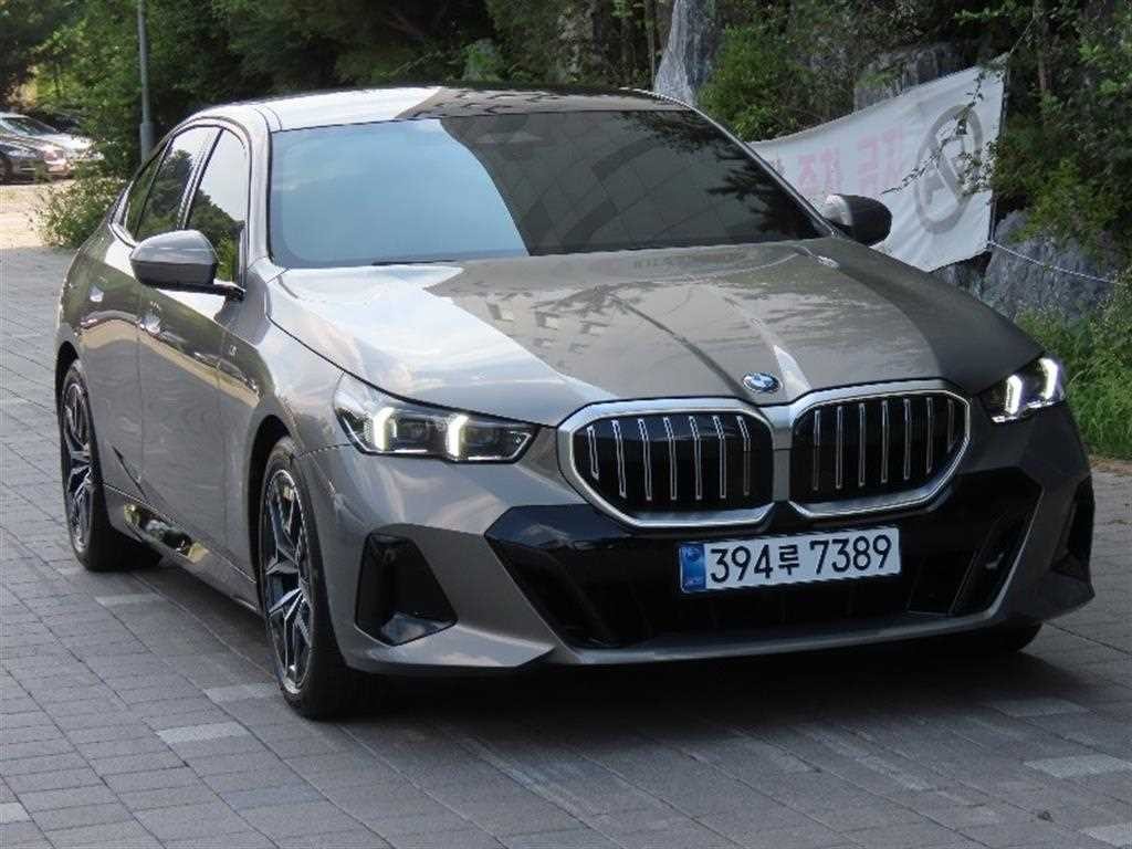 BMW 5시리즈 5시리즈 (G60) 520i M 스포츠 이미지 2