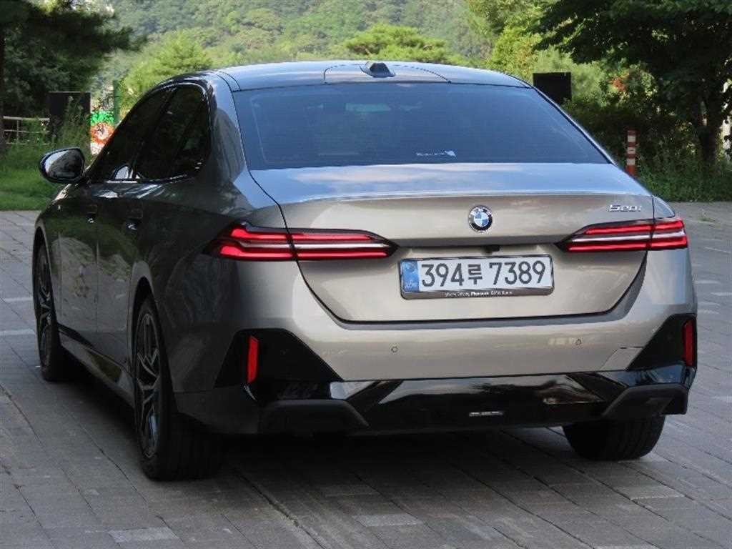 BMW 5시리즈 5시리즈 (G60) 520i M 스포츠 이미지 4
