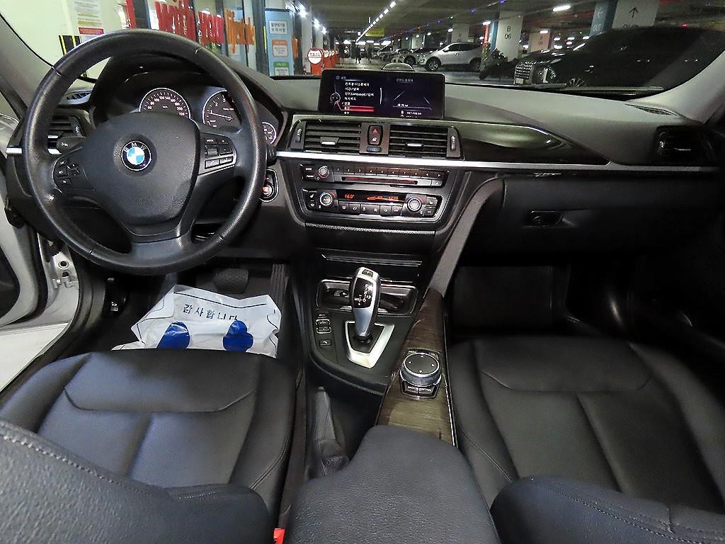 BMW 3시리즈 3시리즈 (F30) 320i 이미지 10