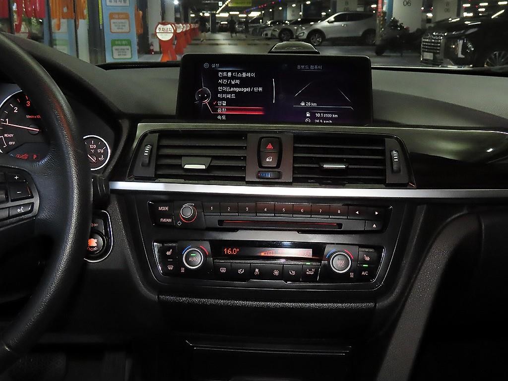 BMW 3시리즈 3시리즈 (F30) 320i 이미지 11
