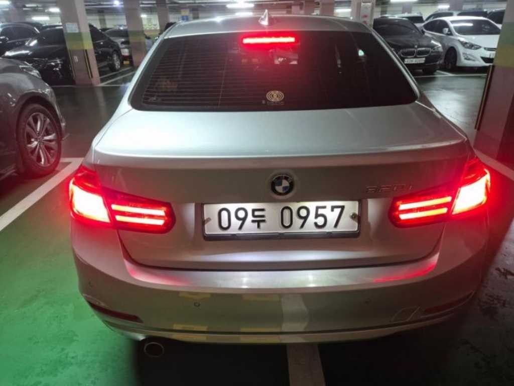BMW 3시리즈 3시리즈 (F30) 320i 이미지 2