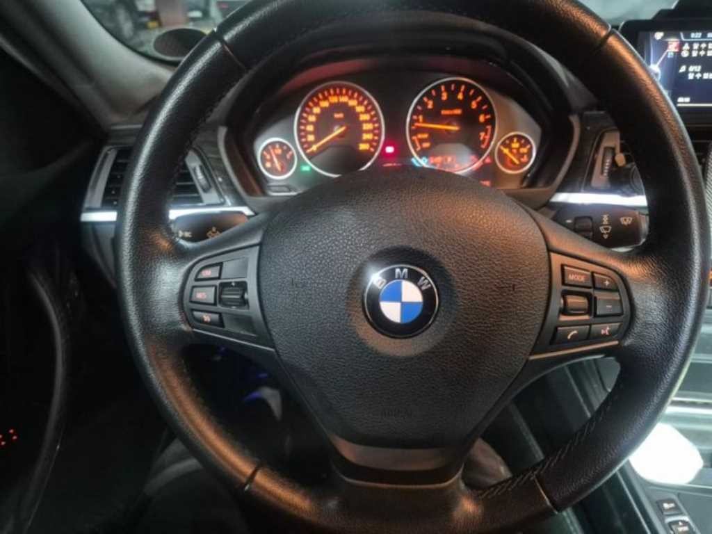 BMW 3시리즈 3시리즈 (F30) 320i 이미지 5