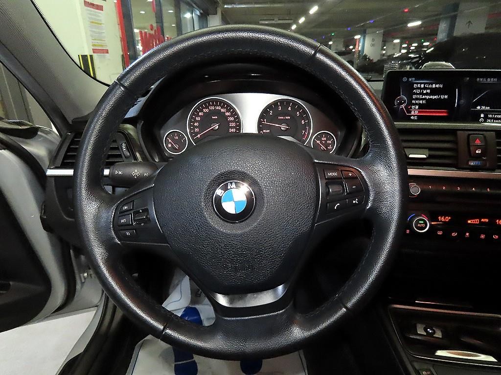 BMW 3시리즈 3시리즈 (F30) 320i 이미지 8