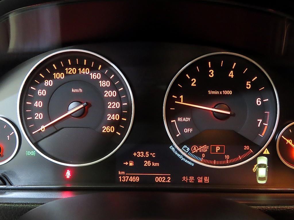 BMW 3시리즈 3시리즈 (F30) 320i 이미지 9