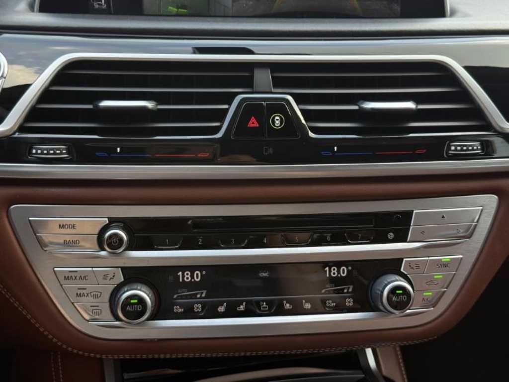 BMW 7시리즈 7시리즈 (G11) 750Li xDrive 비전 100 에디션 이미지 11