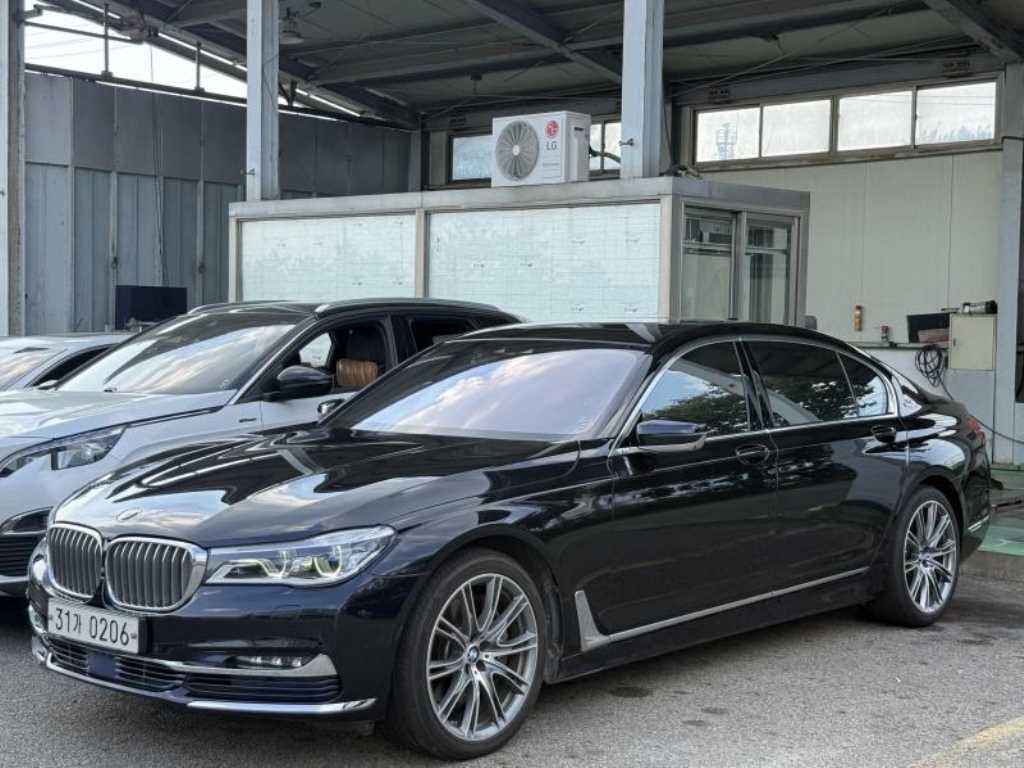 BMW 7시리즈 7시리즈 (G11) 750Li xDrive 비전 100 에디션 이미지 2