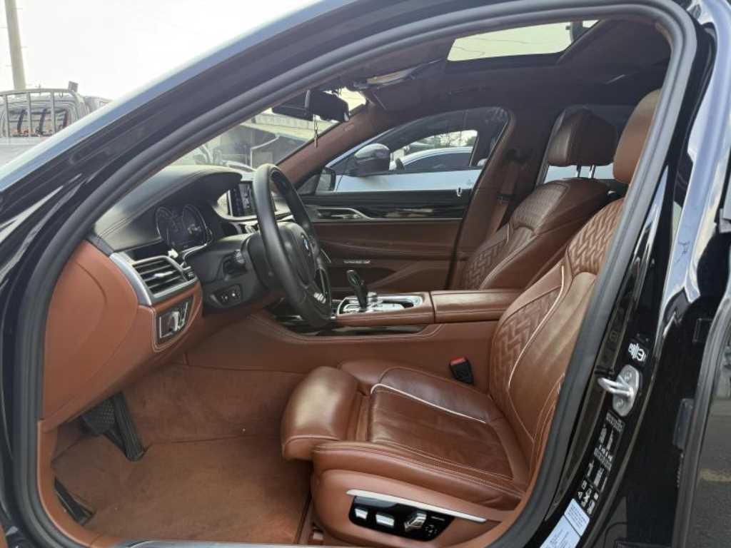 BMW 7시리즈 7시리즈 (G11) 750Li xDrive 비전 100 에디션 이미지 7