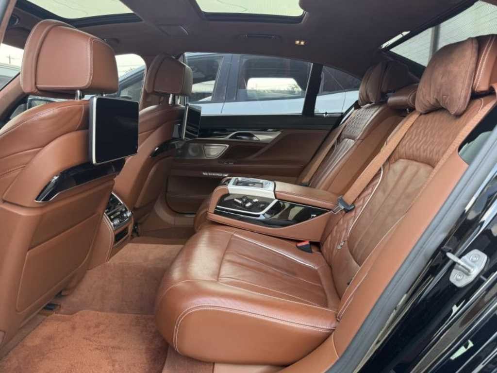BMW 7시리즈 7시리즈 (G11) 750Li xDrive 비전 100 에디션 이미지 8