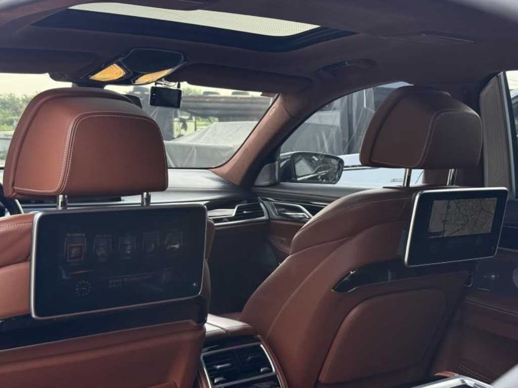 BMW 7시리즈 7시리즈 (G11) 750Li xDrive 비전 100 에디션 이미지 9