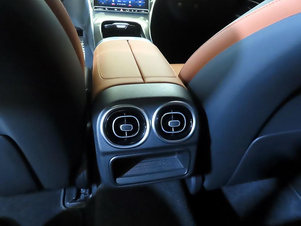 벤츠 C 클래스 C클래스 W206 C300 4MATIC 아방가르드 이미지 15