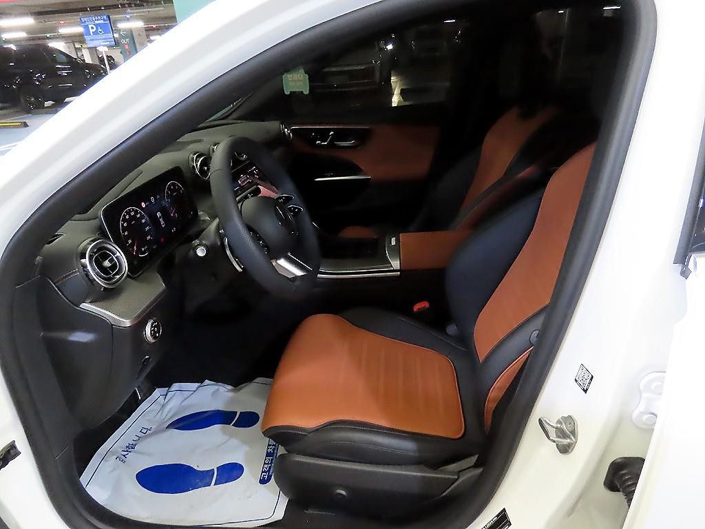 벤츠 C 클래스 C클래스 W206 C300 4MATIC 아방가르드 이미지 6