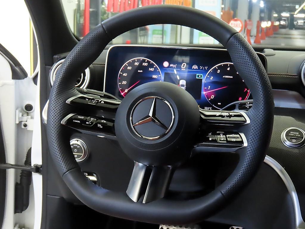 벤츠 C 클래스 C클래스 W206 C300 4MATIC 아방가르드 이미지 8