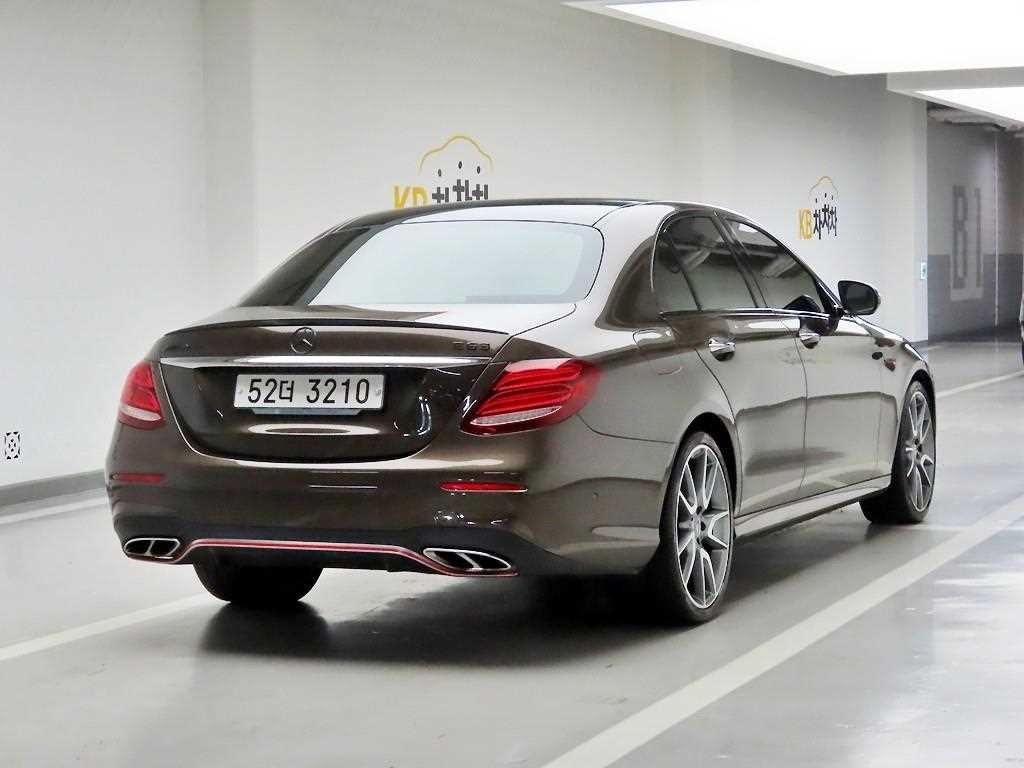 벤츠 E 클래스 E-클래스 W213 E43 AMG 4MATIC 이미지 4