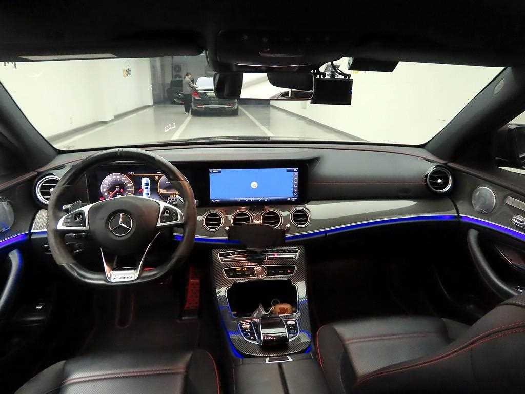 벤츠 E 클래스 E-클래스 W213 E43 AMG 4MATIC 이미지 6