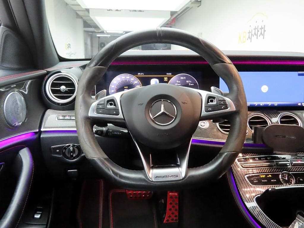 벤츠 E 클래스 E-클래스 W213 E43 AMG 4MATIC 이미지 7
