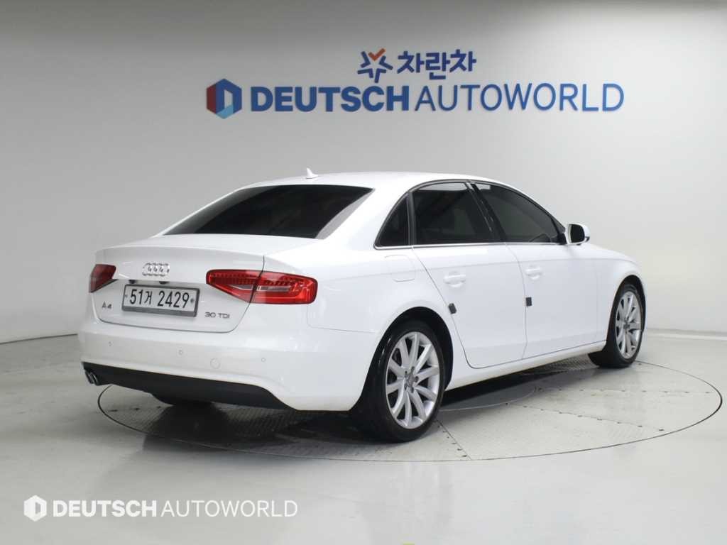 아우디 A4 뉴 A4 30 TDI 다이나믹 이미지 2