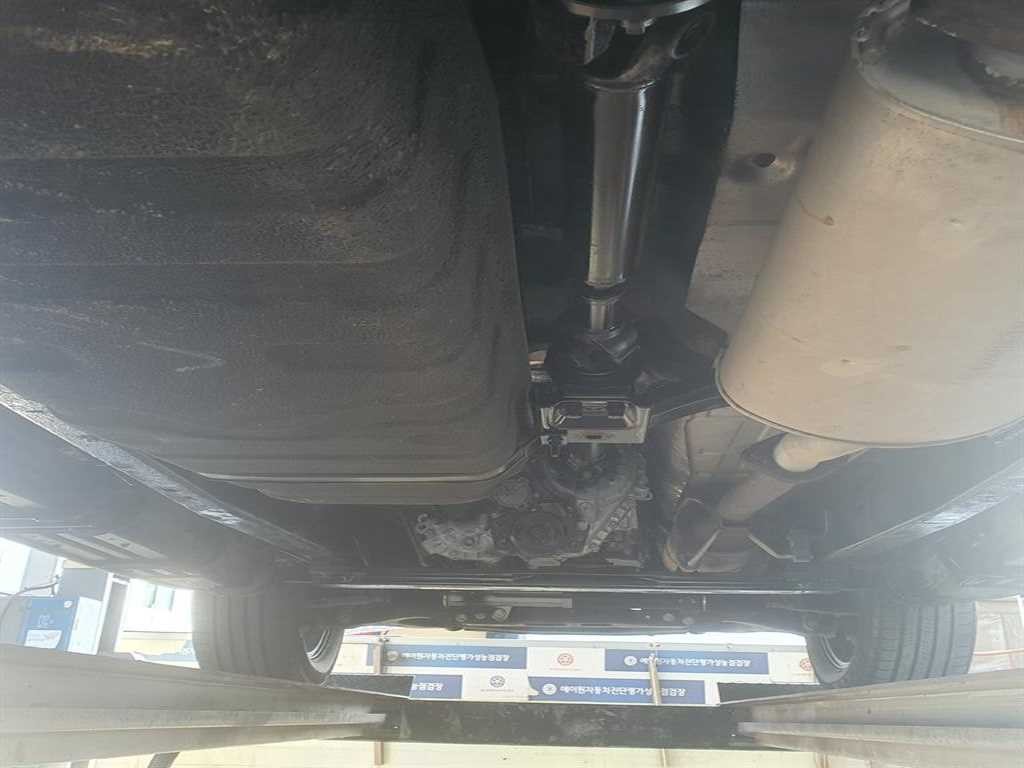 KG모빌리티(쌍용) 렉스턴 렉스턴W 2.0  4WD RX7 럭셔리 이미지 17
